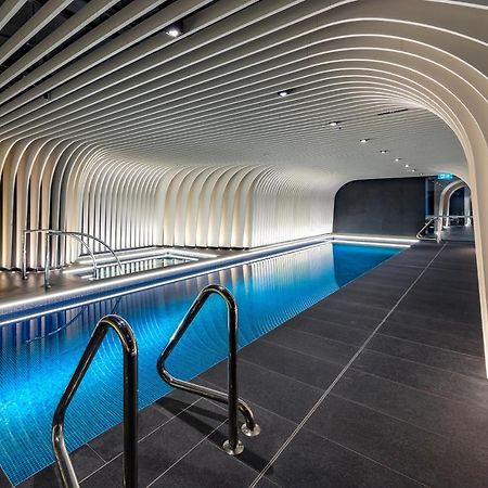 Skye Suites Sydney Esterno foto The pool at The Standard London
