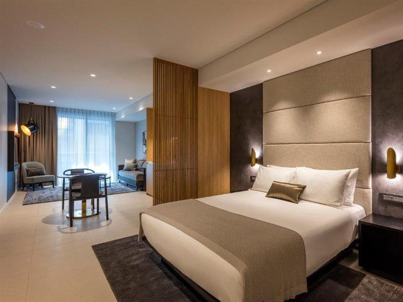 Skye Suites Sydney Esterno foto A bedroom at the hotel