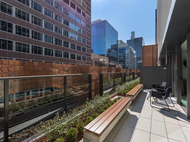 Skye Suites Sydney Esterno foto The rooftop garden