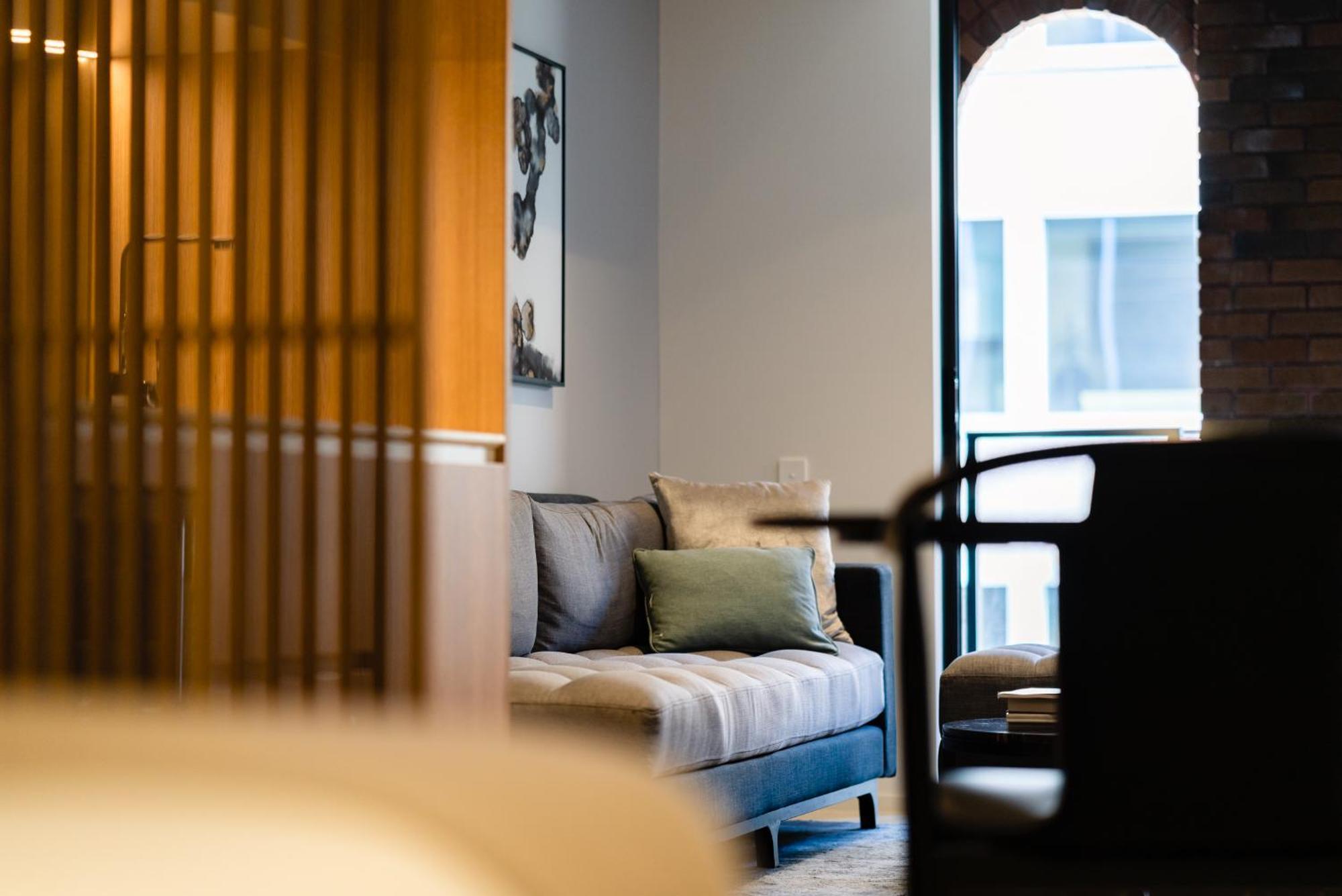 Skye Suites Sydney Camera foto A room at the hotel