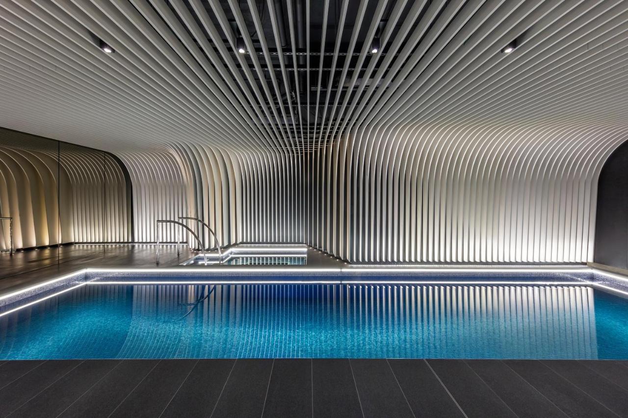 Skye Suites Sydney Esterno foto The pool at The Standard London
