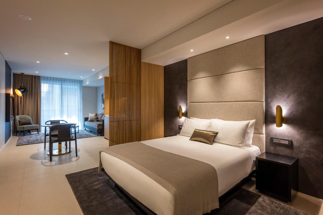 Skye Suites Sydney Esterno foto A bedroom at the hotel